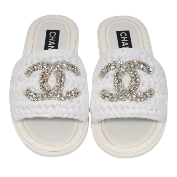 🆕 Chanel Logo Sandals White Raffia Crystal Strass Flats Flip Flop mules - Picture 2 of 11